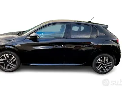 Gebraucht Peugeot 208 Allure 101 PS (74 kW) 2023 Schwarz Kleinwagen