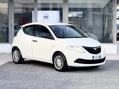 Usata Lancia Ypsilon 69 CV (50 kW) 2018 Bianco Utilitaria