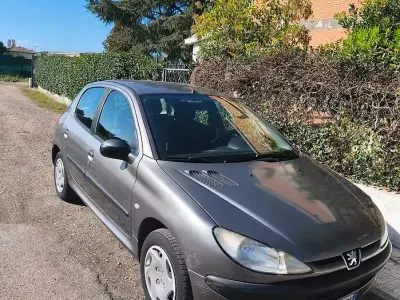 Usata Peugeot 206 CC 75 CV (55 kW) 2000 Grigio Cabrio
