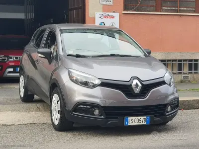 Usata Renault Captur 90 CV (66 kW) 2013 Grigio SUV