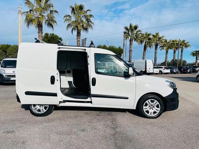 Usata Fiat Doblò 105 CV (77 kW) 2017 Bianco Monovolume