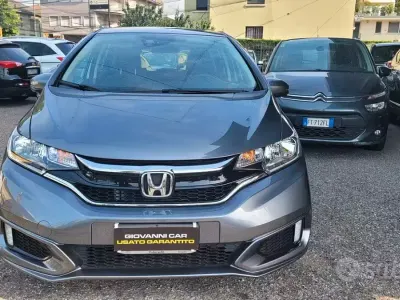 Usata Honda Jazz Comfort 102 CV (75 kW) 2019 Grigio Utilitaria