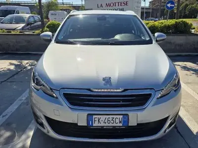 Usata Peugeot 308 SW Allure 120 CV (88 kW) 2017 Station wagon