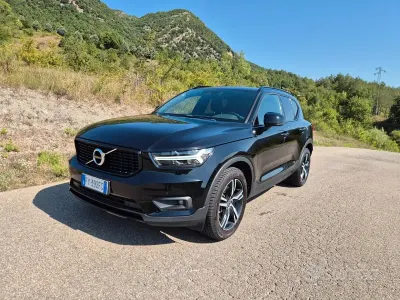Usata Volvo XC40 R-Design 150 CV (110 kW) 2019 Onyx black SUV