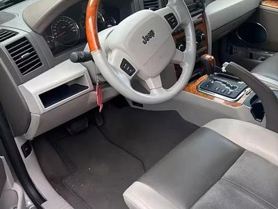 Usata Jeep Grand Cherokee Overland 218 CV (160 kW) 2006 Grigio SUV