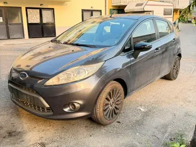 Usata Ford Fiesta 68 CV (50 kW) 2008 Grigio Utilitaria