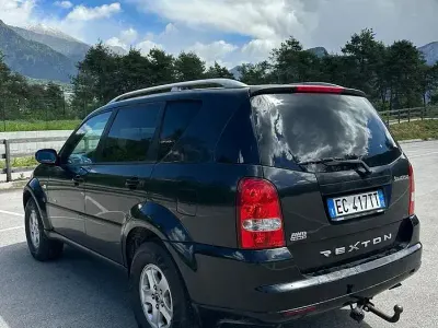 Usata SsangYong Rexton II 186 CV (136 kW) 2010 Nero SUV
