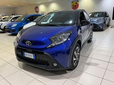 Nuova Toyota Aygo X Trend 116 CV (85 kW) 2025 Blu tetto nero SUV