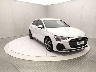 Begagnad Audi A3 Sportback S-Line 150 HK (110 kW) 2024 Vit Halvkombi