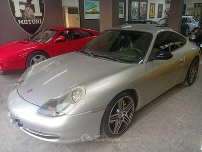 Usata Porsche 911 Carrera 4 300 CV (220 kW) 2000 Argento Coupé