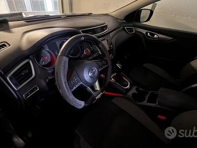 Usata Nissan Qashqai N-Connecta 131 CV (96 kW) 2018 Grigio SUV