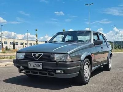 Usata Alfa Romeo 75 148 CV (108 kW) 1987 Verde Berlina