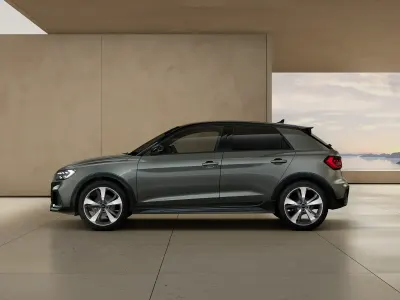 Nuova Audi A1 Ambiente 150 CV (110 kW) 2026 Grigio chronos metallizzato SUV