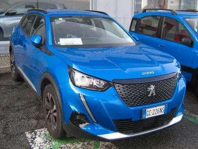 Usata Peugeot 2008 Allure 131 CV (96 kW) 2020 Blu SUV