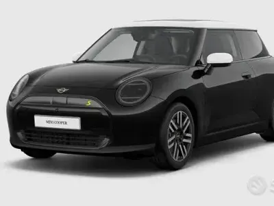 Usata Mini Cooper SE Classic 64 kW (88 CV) 2024 Nero Utilitaria