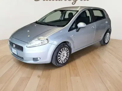 Usata Fiat Grande Punto Dynamic 77 CV (56 kW) 2008 Argento Utilitaria