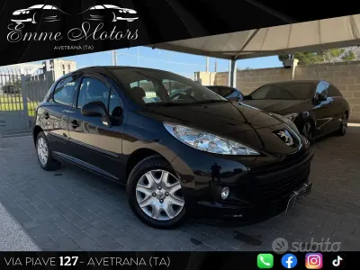 Usata Peugeot 207 68 CV (50 kW) 2012 Nero Berlina