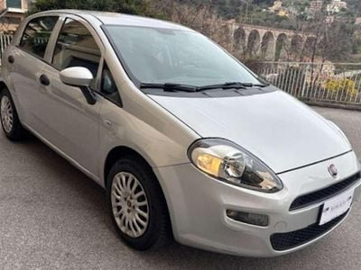 Usata Fiat Punto Street 69 CV (50 kW) 2015 Argento Utilitaria