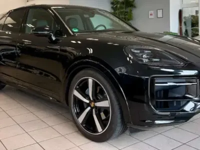 Usata Porsche Cayenne 354 CV (260 kW) 2023 Nero SUV