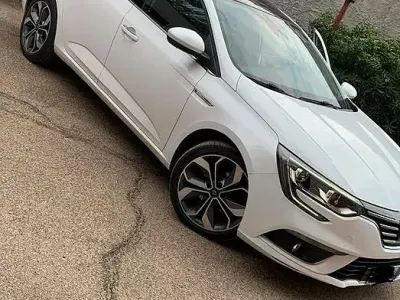 Usata Renault Mégane IV 110 CV (80 kW) 2017 Bianco Berlina