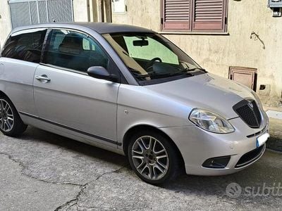 Begagnad Lancia Ypsilon 69 HK (50 kW) 2008 Halvkombi
