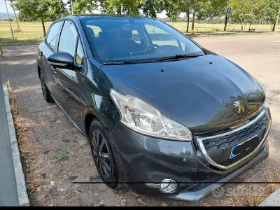 Usata Peugeot 208 68 CV (50 kW) 2015 Utilitaria