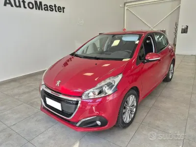 Usata Peugeot 208 Active 82 CV (60 kW) 2018 Bianco Utilitaria