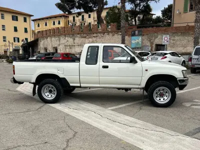 Usata Toyota HiLux 83 CV (61 kW) 1989 Bianco Pick-up