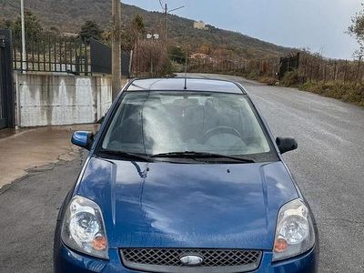 Usata Ford Fiesta 68 CV (50 kW) 2007 Blu Utilitaria