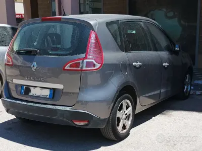 Usata Renault Scenic E-Tech 130 CV (95 kW) 2011 Grigio Monovolume