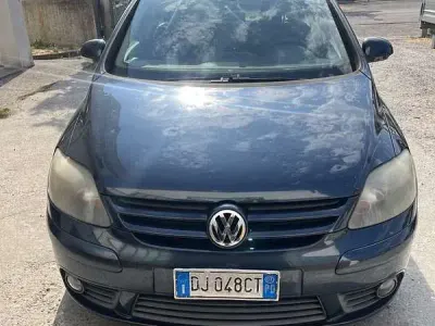 Usata VW Golf V Highline 105 CV (77 kW) 2007 Berlina