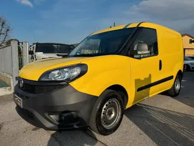 Usata Fiat Doblò 95 CV (69 kW) 2019 Giallo Monovolume