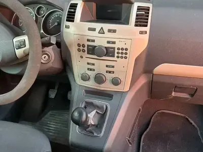 Usata Opel Zafira 101 CV (74 kW) 2008 Grigio Monovolume