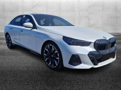 Usata BMW 530e M Sport 299 CV (219 kW) 2024 Bianco Berlina