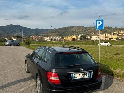 Usata Mercedes C200 122 CV (89 kW) 2011 Nero Station wagon