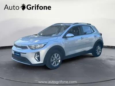 Usata Kia Stonic Urban 101 CV (74 kW) 2022 Argento SUV