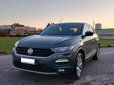 Usata VW T-Roc Style 150 CV (110 kW) 2019 Grigio SUV