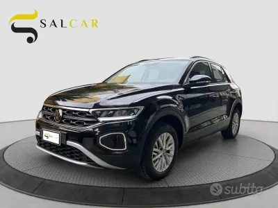 Usata VW T-Roc Life 150 CV (110 kW) 2024 Nero SUV