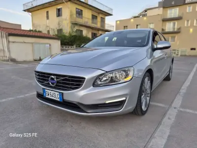 Usata Volvo V60 Kinetic 114 CV (83 kW) 2014 Grigio Station wagon