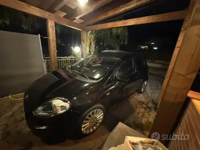 Usata Fiat Grande Punto 105 CV (77 kW) 2013 Nero Utilitaria