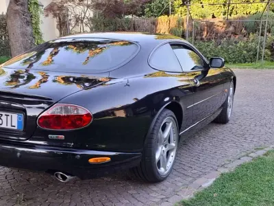 Usata Jaguar XKR R 396 CV (291 kW) 2002 Nero Coupé