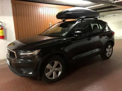 Usata Volvo XC40 Momentum 129 CV (94 kW) 2021 Nero SUV
