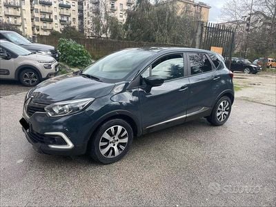 Usata Renault Captur 90 CV (66 kW) 2019 Grigio SUV