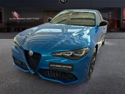 Nuova Alfa Romeo Giulia Veloce 209 CV (153 kW) 2025 Blu Berlina