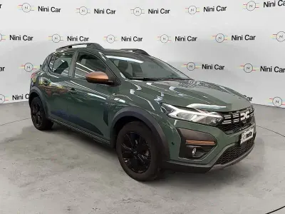 Usata Dacia Sandero Extreme 101 CV (74 kW) 2023 Verde Utilitaria