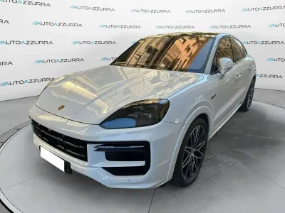 Usata Porsche Cayenne Turbo E-Hybrid 740 CV (544 kW) 2024 Bianco SUV