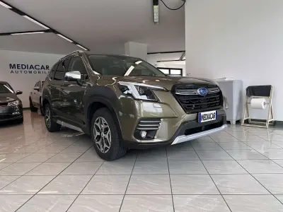 Usata Subaru Forester Style 150 CV (110 kW) 2023 Verde SUV
