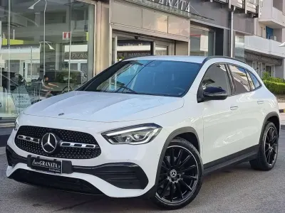 Usata Mercedes GLA200 Premium 150 CV (110 kW) 2022 Bianco SUV