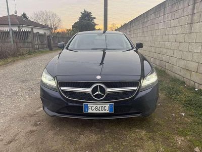 Usata Mercedes CLS220 170 CV (125 kW) 2016 Blu/azzurro Berlina