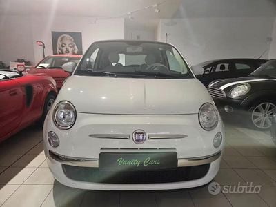 Begagnad Fiat 500 Lounge 69 HK (50 kW) 2012 Vit Sedan